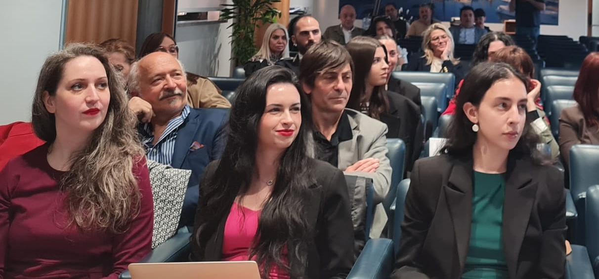 Il pubblico seduto in sala durante il convegno.